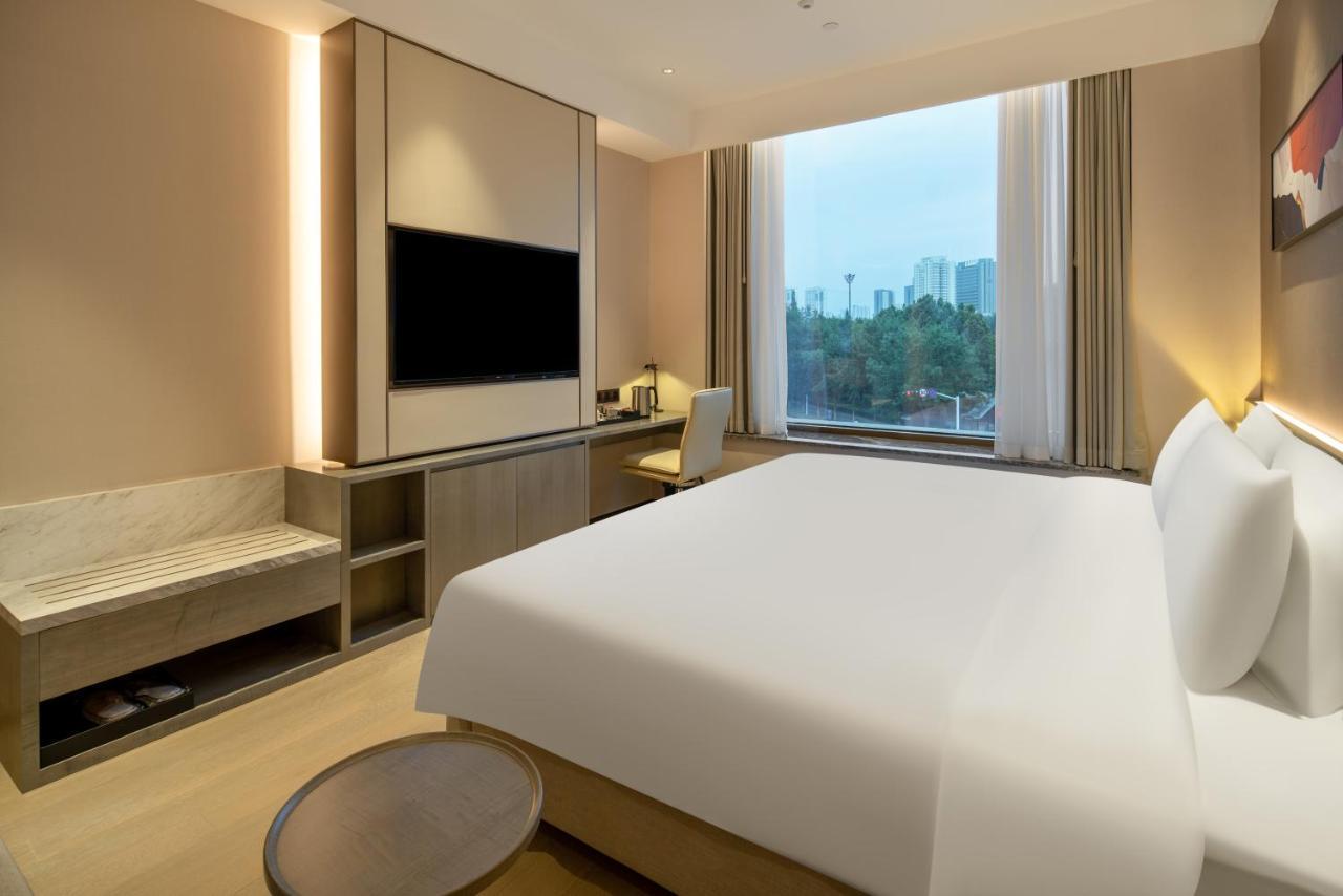 Отель Hyatt Place Linyi People Square Экстерьер фото