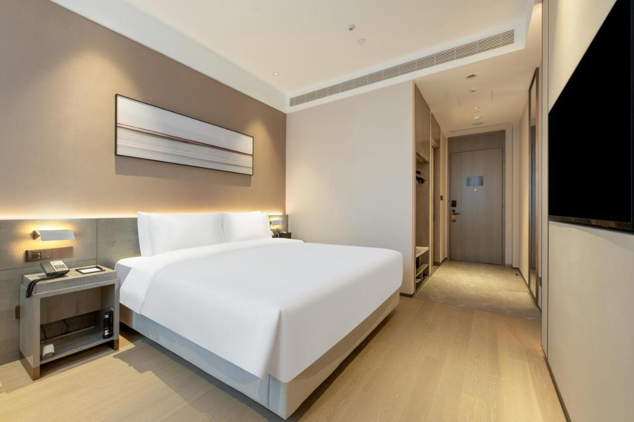 Отель Hyatt Place Linyi People Square Экстерьер фото