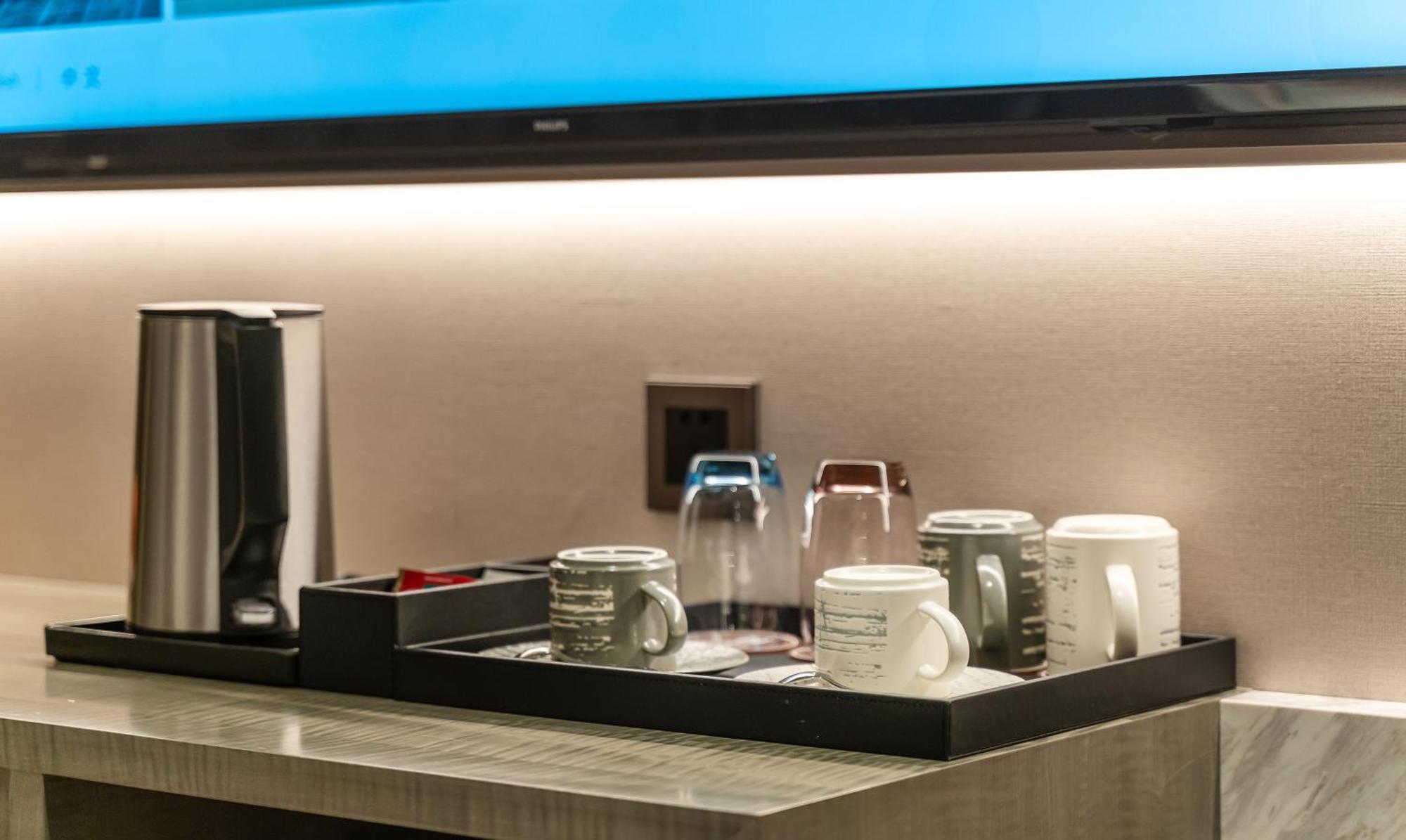 Отель Hyatt Place Linyi People Square Экстерьер фото